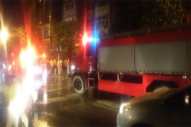 Hà Nội: Cả khu phố náo loạn vì cửa hàng thuốc đông y bốc cháy