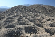 Giải mã bí ẩn 5.200 hố tròn khổng lồ ở Peru, từng được cho là bãi đáp UFO