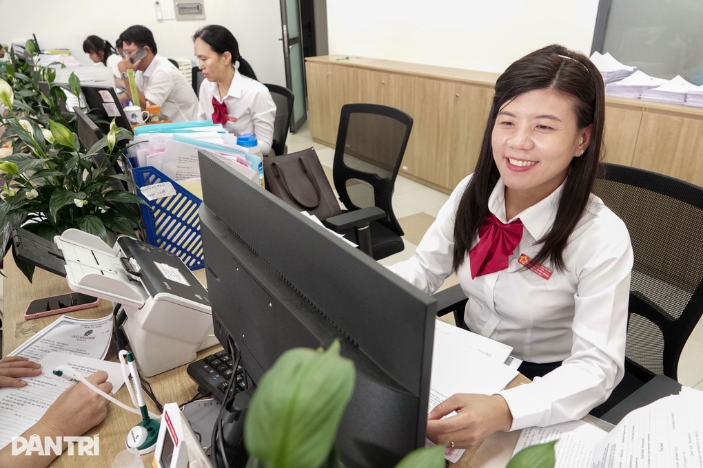 Kéo người tài vào khu vực công, trả lương cao thôi chưa đủ - 3 Kéo người tài vào khu vực công, trả lương cao thôi chưa đủ - 3