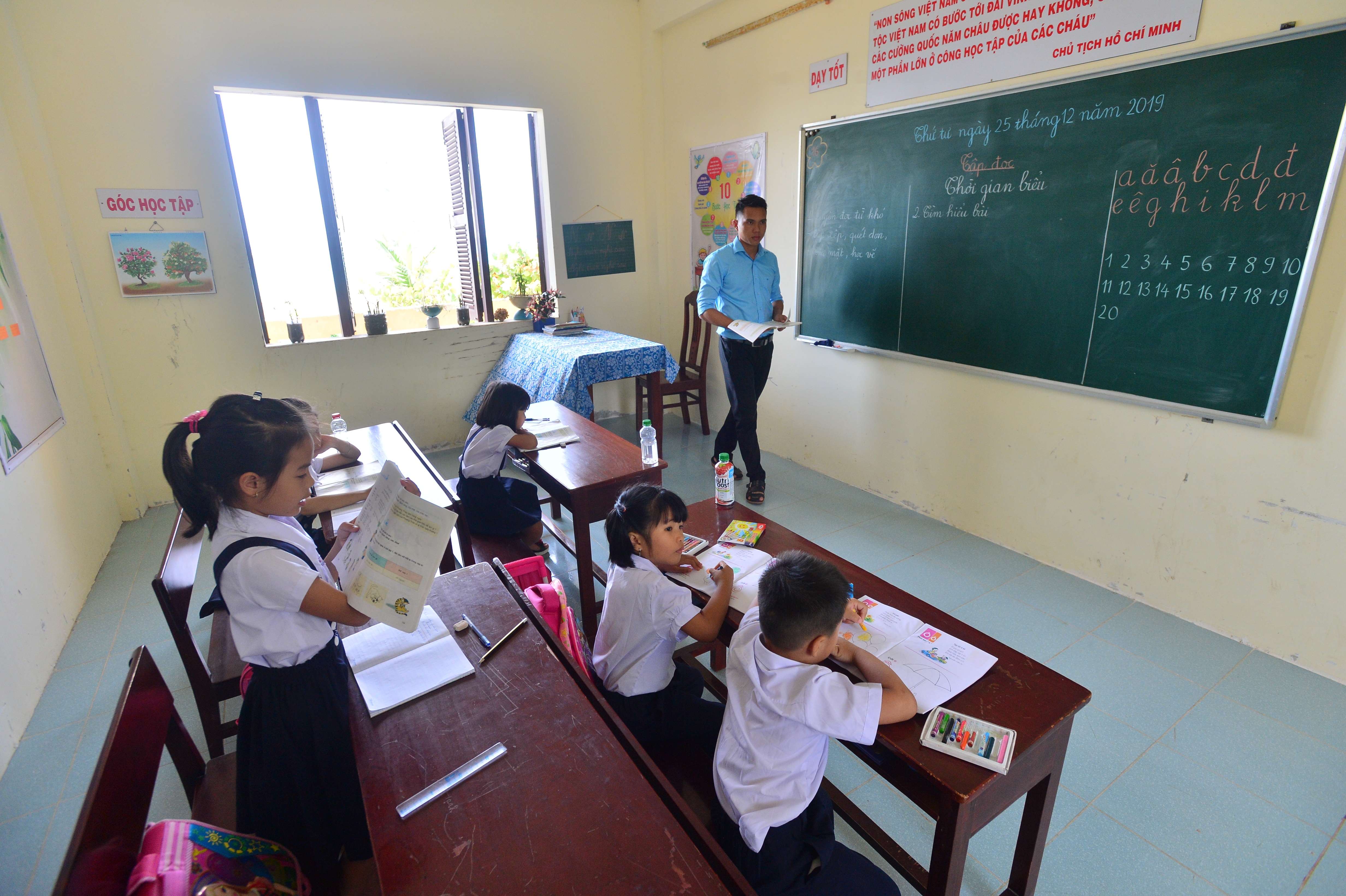 Ngôi trường tiểu học 5 trong 1 ở quần đảo Trường Sa - 2 Ngôi trường tiểu học 5 trong 1 ở quần đảo Trường Sa - 2