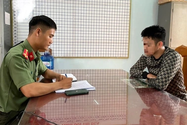 Mượn trang phục công an mặc, lên Facebook dọa "lệch anh cho nhập kho"