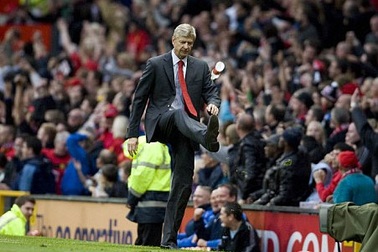 "BTC Premier League phải xin lỗi HLV Wenger"