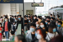 Choáng cảnh chen chân trên tàu Cát Linh - Hà Đông trong ngày cuối miễn phí