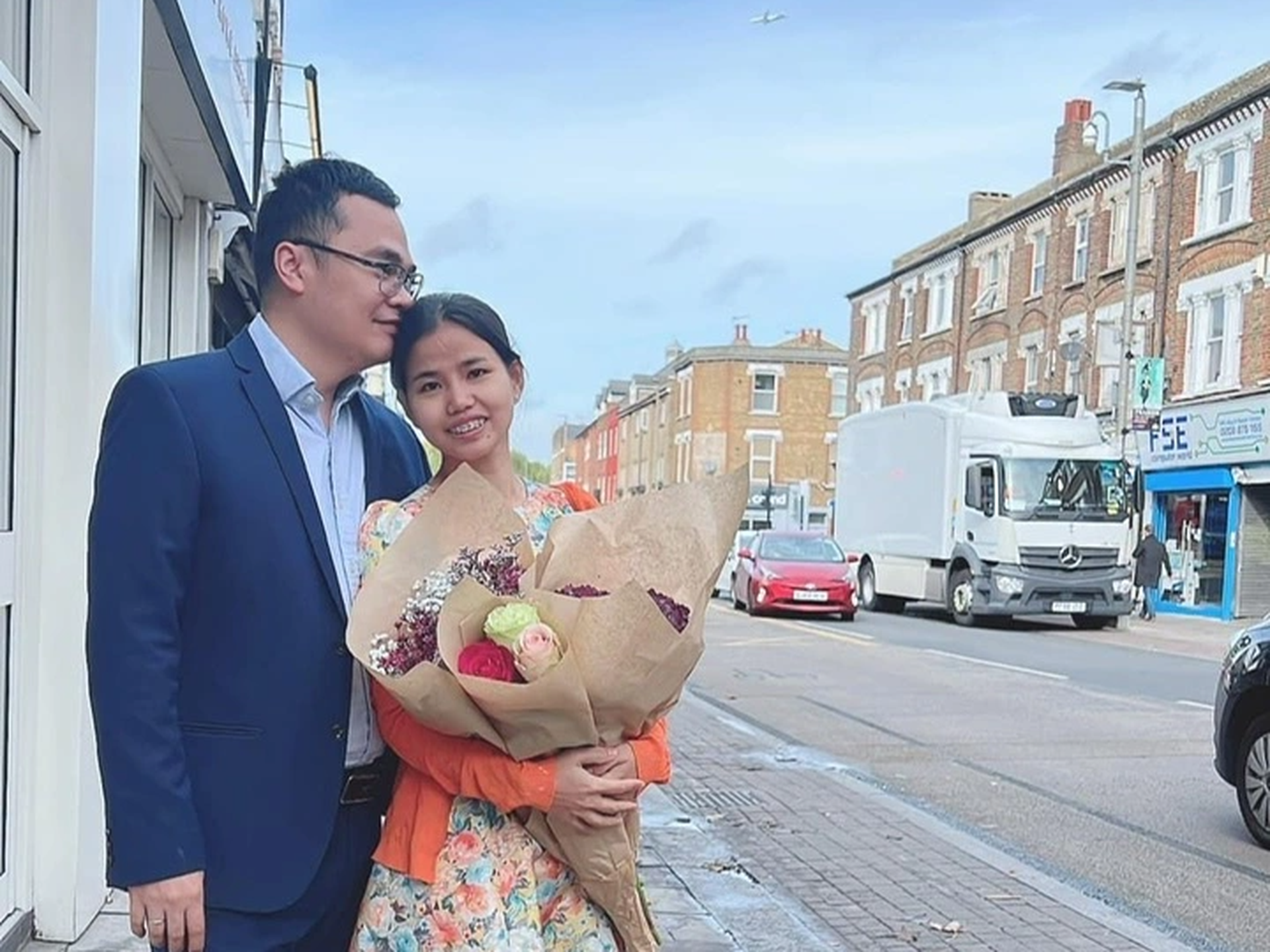 Cô gái TPHCM nói lời yêu khi chàng gia sư thất tình, trở thành bà chủ ở Anh - 1 Cô gái TPHCM nói lời yêu khi chàng gia sư thất tình, trở thành bà chủ ở Anh - 1