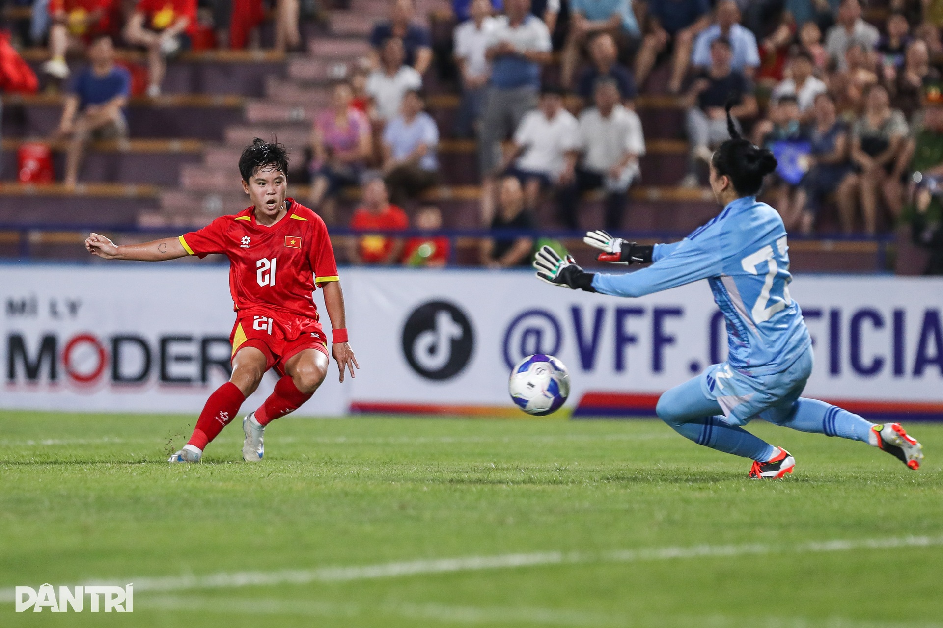 Đội tuyển nữ Việt Nam thắng đậm đối thủ UAE vượt trội về thể hình - 14 Đội tuyển nữ Việt Nam thắng đậm đối thủ UAE vượt trội về thể hình - 14