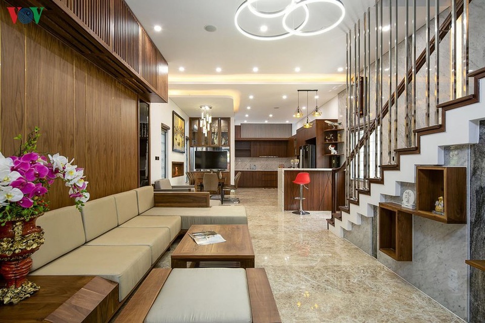 Nhà phố với nội thất hiện đại và không gian giếng trời xanh mát - 4 Nhà phố với nội thất hiện đại và không gian giếng trời xanh mát - 4