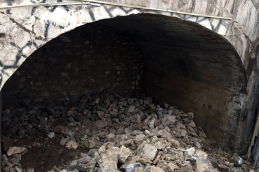 Hà Nội chính thức đục thông vòm cầu đường sắt trăm tuổi chạy qua phố cổ