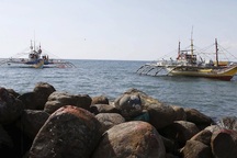 Philippines phát hiện nhiều phao Trung Quốc gần đảo tranh chấp