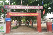 Truy tặng Bằng khen học sinh lớp 7 quên mình cứu em nhỏ