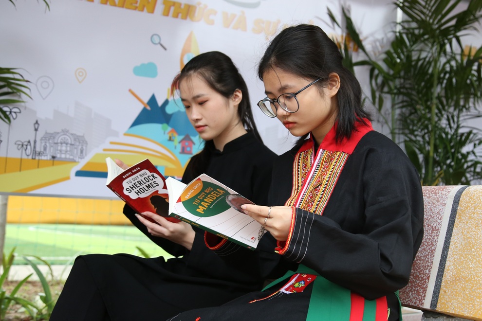 Nhà thơ Hoàng Nhuận Cầm: Sách là mỹ phẩm cao quý nhất mà rẻ nhất - 3