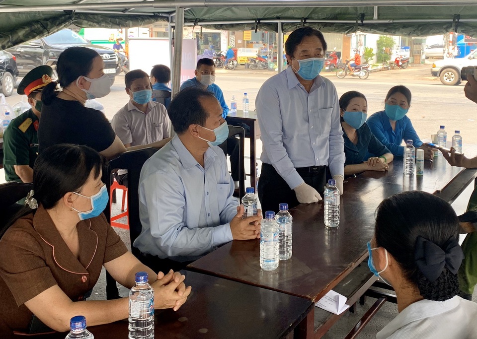 Chủ tịch Bình Dương: Hy sinh Tết này để Tết tiếp theo tốt đẹp, hạnh phúc! - 3 Chủ tịch Bình Dương: Hy sinh Tết này để Tết tiếp theo tốt đẹp, hạnh phúc! - 3