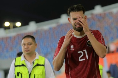 CĐV Indonesia nổi giận khi đội nhà nhập tịch ồ ạt nhưng vẫn bị loại sớm