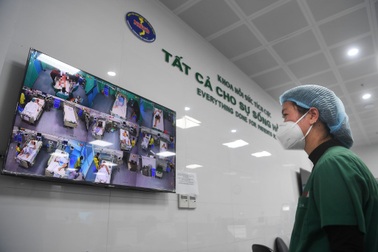 Bóng hồng trong phòng bệnh "thế kỷ"