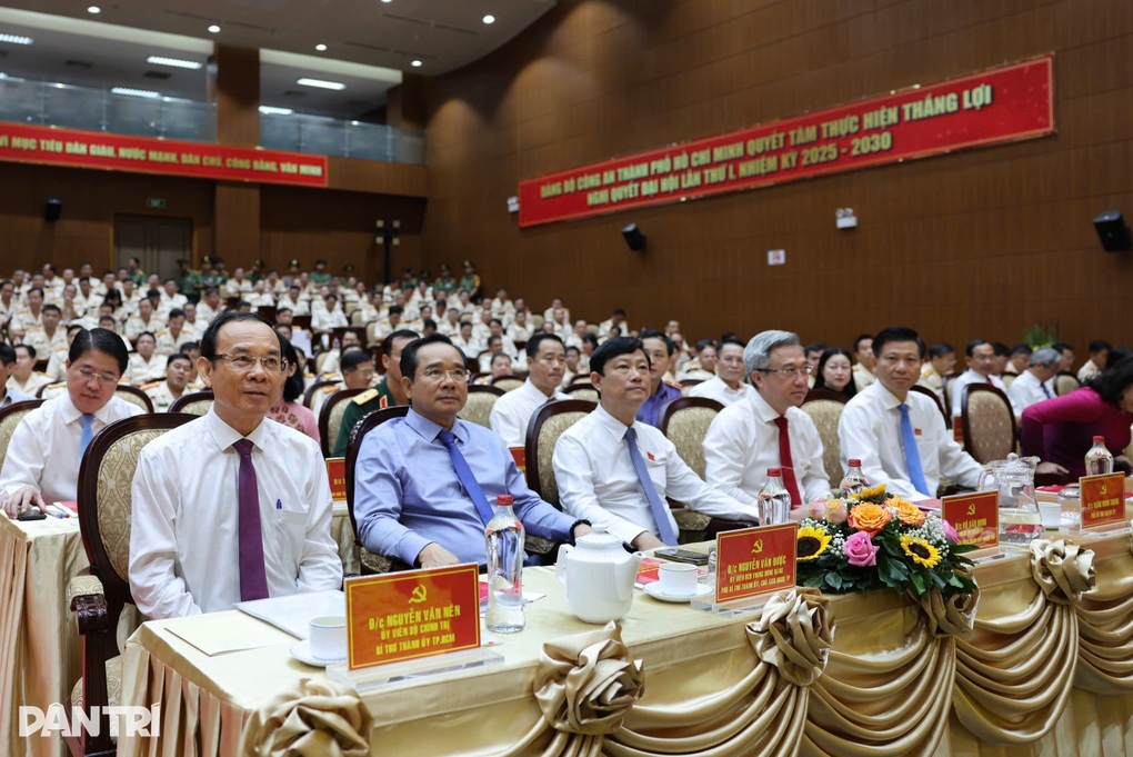 Công an TPHCM tổ chức thành công Đại hội đại biểu Đảng bộ lần thứ I - 2 Công an TPHCM tổ chức thành công Đại hội đại biểu Đảng bộ lần thứ I - 2