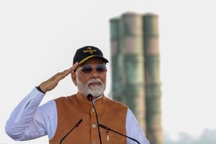 Thủ tướng Ấn Độ ca ngợi hệ thống phòng không S-400 mua từ Nga