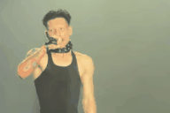 Giải mã phong cách "lập dị" gây tranh cãi của rapper MCK