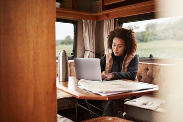 Làm việc từ xa: Lợi thì có lợi...