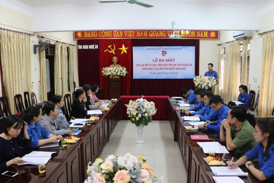 Tỉnh đoàn Nghệ An ra mắt câu lạc bộ tư vấn trợ giúp trẻ em - 2 Tỉnh đoàn Nghệ An ra mắt câu lạc bộ tư vấn trợ giúp trẻ em - 2