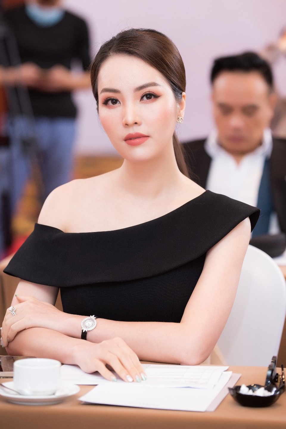 Vàng Anh Minh Hương đẹp rạng rỡ ở tuổi 39 - 8 Vàng Anh Minh Hương đẹp rạng rỡ ở tuổi 39 - 8