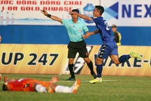 B.Bình Dương đánh bại SHB Đà Nẵng trong lần Minh Chiến tái ngộ Huỳnh Đức