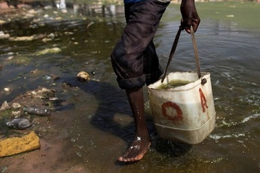 Nước bẩn giết chết nhiều phụ nữ hơn bệnh AIDS và ung thư