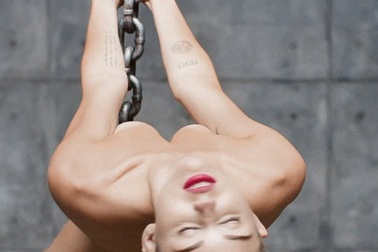 Miley Cyrus lập kỷ lục clip xem nhiều nhất với video mới