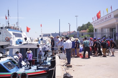 Giảm giá vé tàu cho người dân, cán bộ huyện đảo Lý Sơn