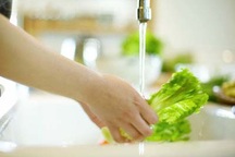 Cách rửa rau sạch trứng giun sán?