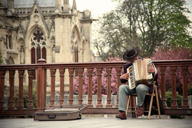 Âm nhạc đường phố Paris - Nét thi vị quyến rũ của "kinh đô ánh sáng"