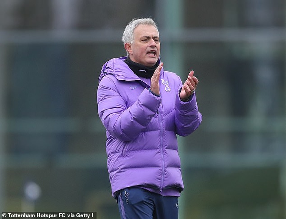 Mourinho yêu cầu học trò tập luyện trực tuyến - 1 Mourinho yêu cầu học trò tập luyện trực tuyến - 1