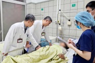 32 trẻ cùng trường ngộ độc vì uống ống thuốc diệt chuột hiện ra sao?
