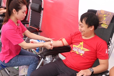 Gần 200 đơn vị máu được huy động trong ngày hội hiến máu