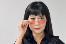 Nghệ sĩ Hương Tươi tuổi 54 trẻ đẹp "bất chấp thời gian", phủ nhận đang yêu