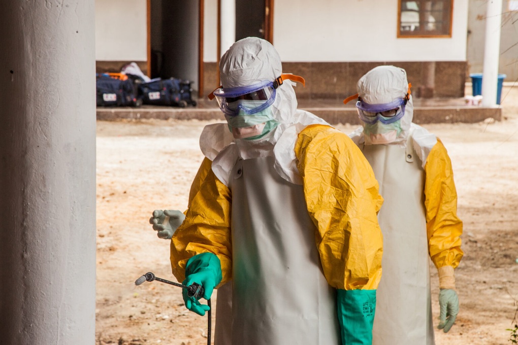 Dịch Ebola diễn biến phức tạp, Bộ Y tế khuyến cáo người dân 3 việc cần làm - 1