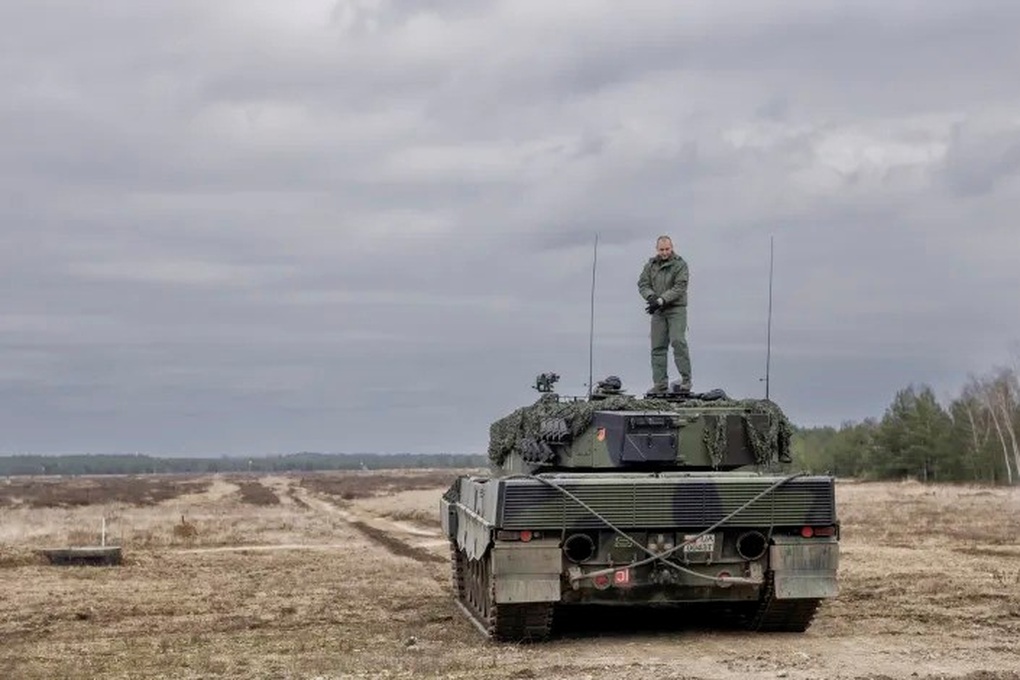 Quân đội châu Âu lộ điểm yếu khi hỗ trợ xe tăng quân sự cho Ukraine - 1 Quân đội châu Âu lộ điểm yếu khi hỗ trợ xe tăng quân sự cho Ukraine - 1