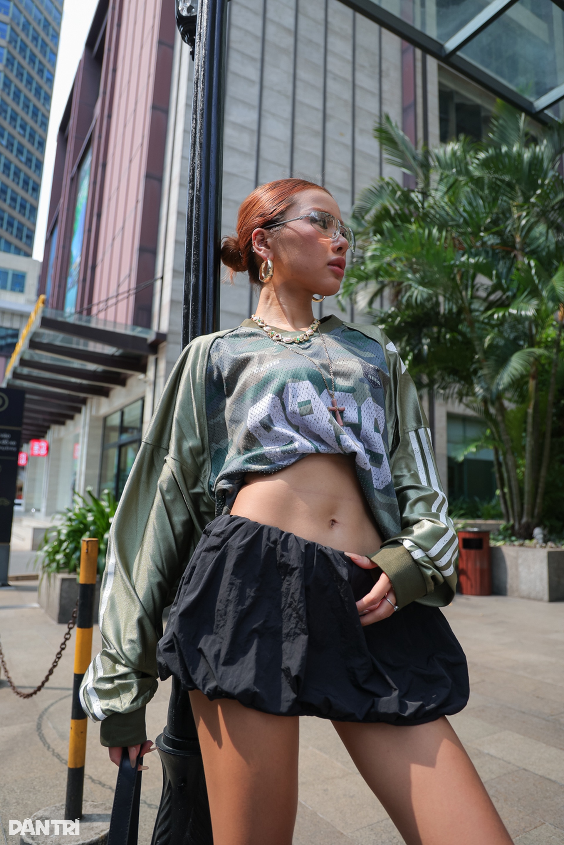 Phối đồ theo phong cách gái phố vừa sành điệu, vừa khoẻ khoắn - 10 Phối đồ theo phong cách gái phố vừa sành điệu, vừa khoẻ khoắn - 10