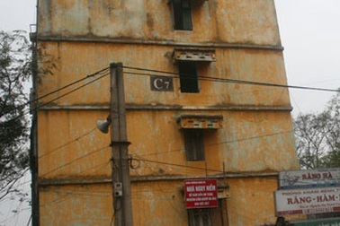 Sẽ cưỡng chế di dời các hộ dân nhà C7 Giảng Võ