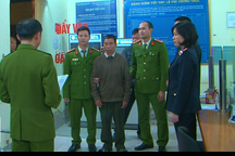 Hạt trưởng Hạt Kiểm lâm ở Điện Biên tiếp tay cho doanh nghiệp phá rừng