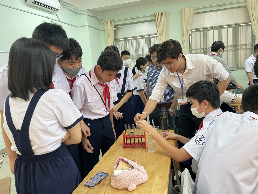 Học sinh TPHCM đạt điểm ACT top 1% thế giới - 3 Học sinh TPHCM đạt điểm ACT top 1% thế giới - 3