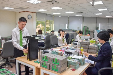 Không hạ chuẩn cho vay, VietcomBank tiết lộ mục tiêu lợi nhuận 2021