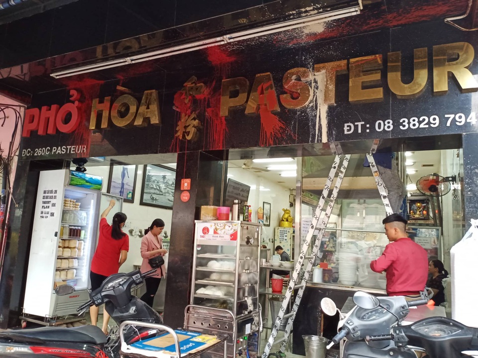 Truy tố nhóm giang hồ “khủng bố” quán phở Hòa - 1 Truy tố nhóm giang hồ “khủng bố” quán phở Hòa - 1