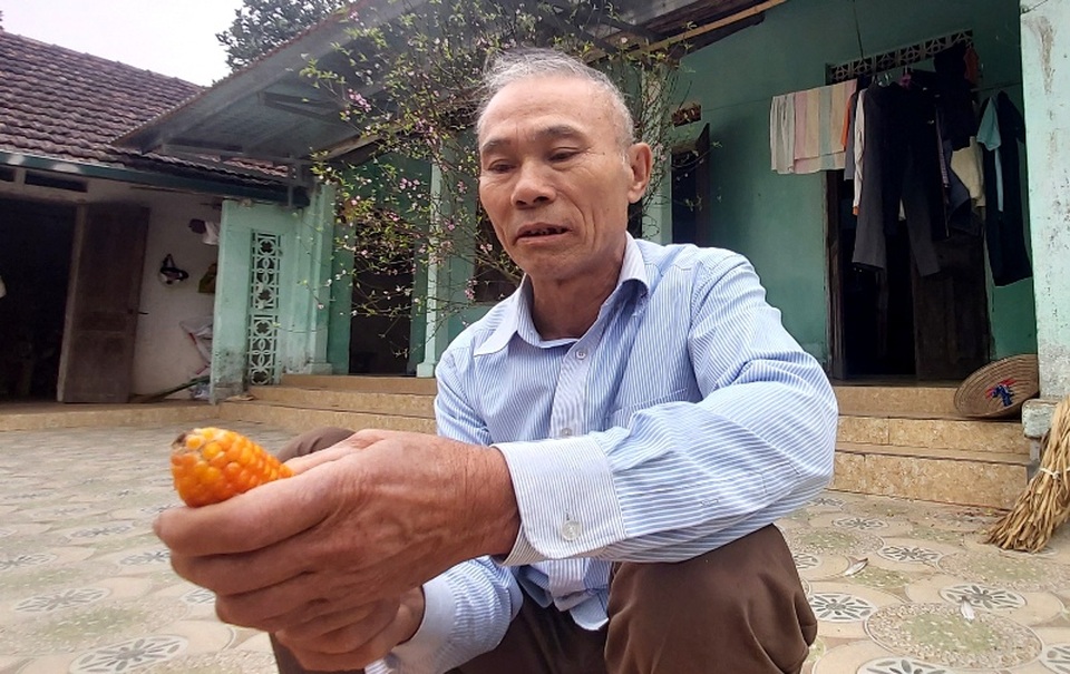 Người cha ung thư giai đoạn cuối nghẹn lòng cấm các con về quê ăn Tết - 1 Người cha ung thư giai đoạn cuối nghẹn lòng cấm các con về quê ăn Tết - 1