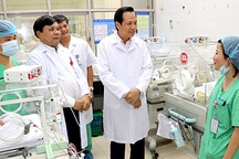 Bộ trưởng Đào Ngọc Dung gửi thư chúc mừng Ngày Thầy thuốc Việt Nam 27/2