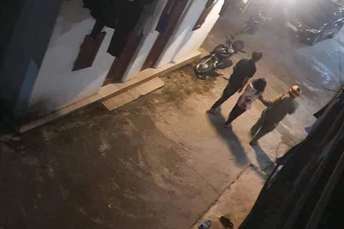 Chốt cửa, dùng dao đâm nữ sinh vì mâu thuẫn tình cảm rồi tự tử