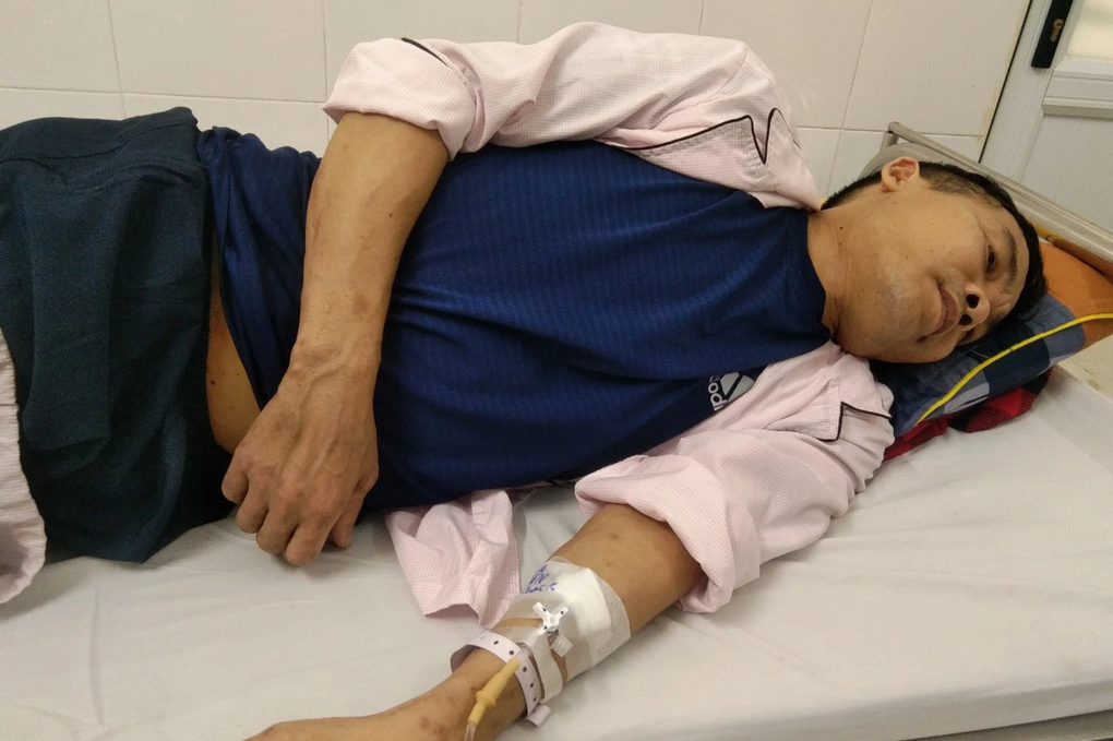 Cha già mắc bệnh hiểm nghèo lo cho con trai bị ung thư, vợ tâm thần - 3 Cha già mắc bệnh hiểm nghèo lo cho con trai bị ung thư, vợ tâm thần - 3