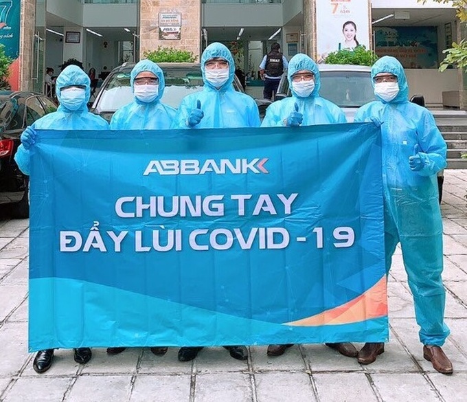 Geleximco và ABBANK tặng 500 máy thở dòng cao hỗ trợ điều trị bệnh nhân Covid-19 cho TP. HCM  - Ảnh 2.