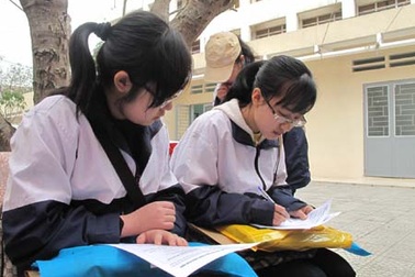 Ngày đầu nộp hồ sơ, thí sinh còn cân nhắc