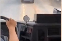 Tài xế ô tô “giả điếc” quyết không nhường đường cho xe cứu hỏa