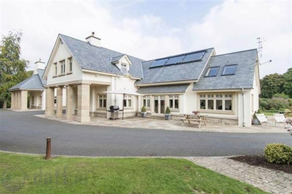 Chiêm ngưỡng cơ ngơi bất động sản siêu “khủng” của Conor McGregor - 2