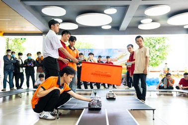 Khám phá môi trường học tập của sinh viên ngành Công nghệ ô tô điện HUTECH